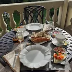 La Lauzeraie فندق مبيت وإفطار *