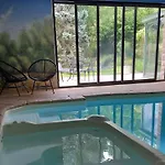 فندق مبيت وإفطار La Lauzeraie لا بوربول