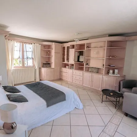 Nyaraló La Lauzeraie *